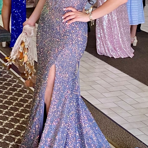 Size 4 Cinderella Divine Sequins Prom Dress - Picture 6 of 10